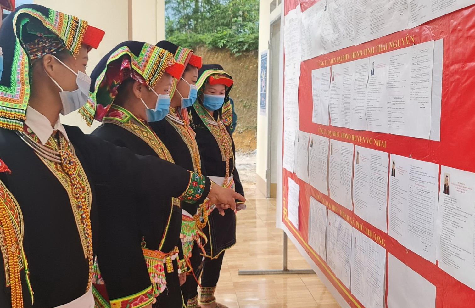 Lá phiếu niềm tin và trách nhiệm